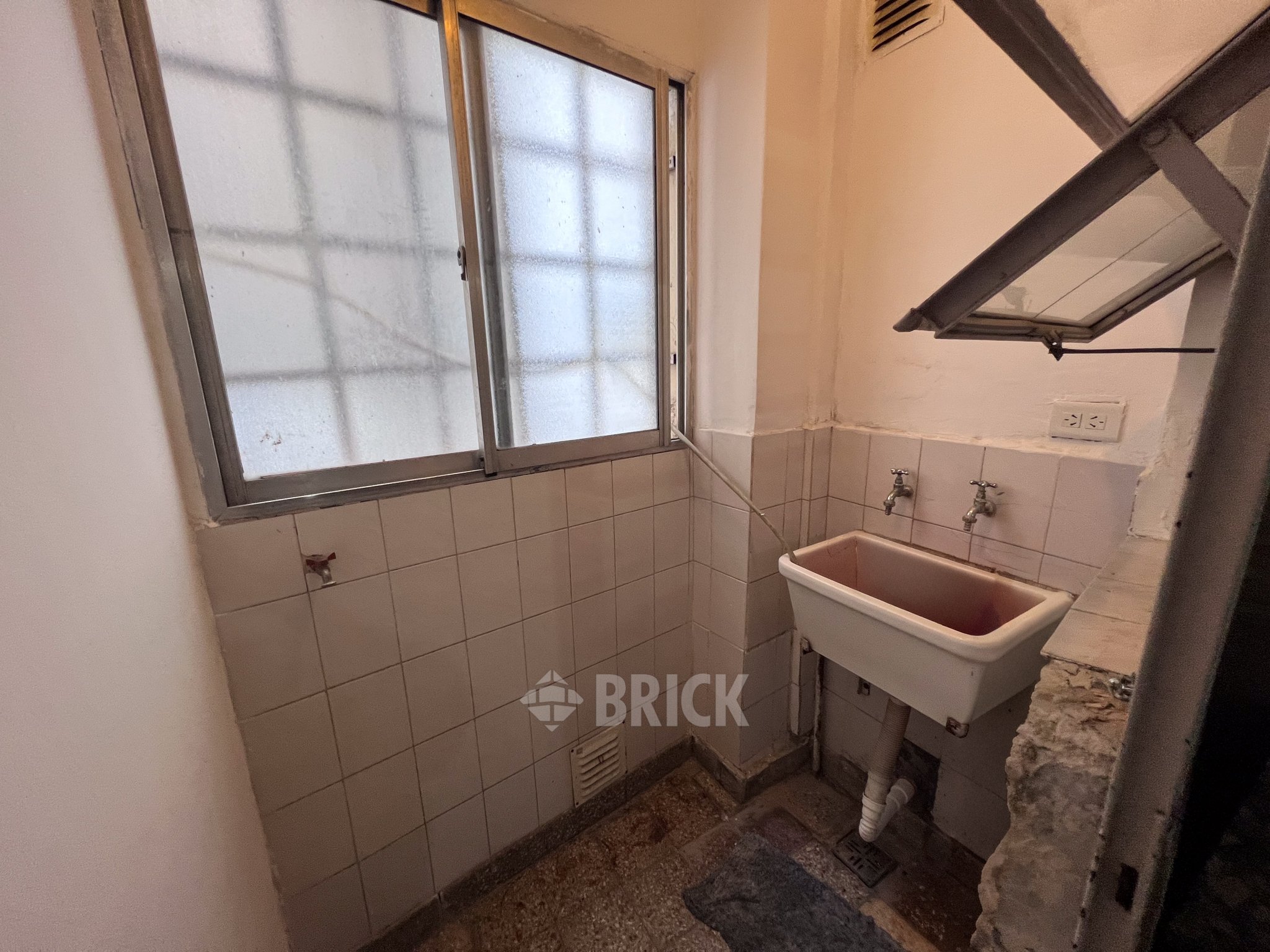 TRELLES, MANUEL al 800 Piso 2 10