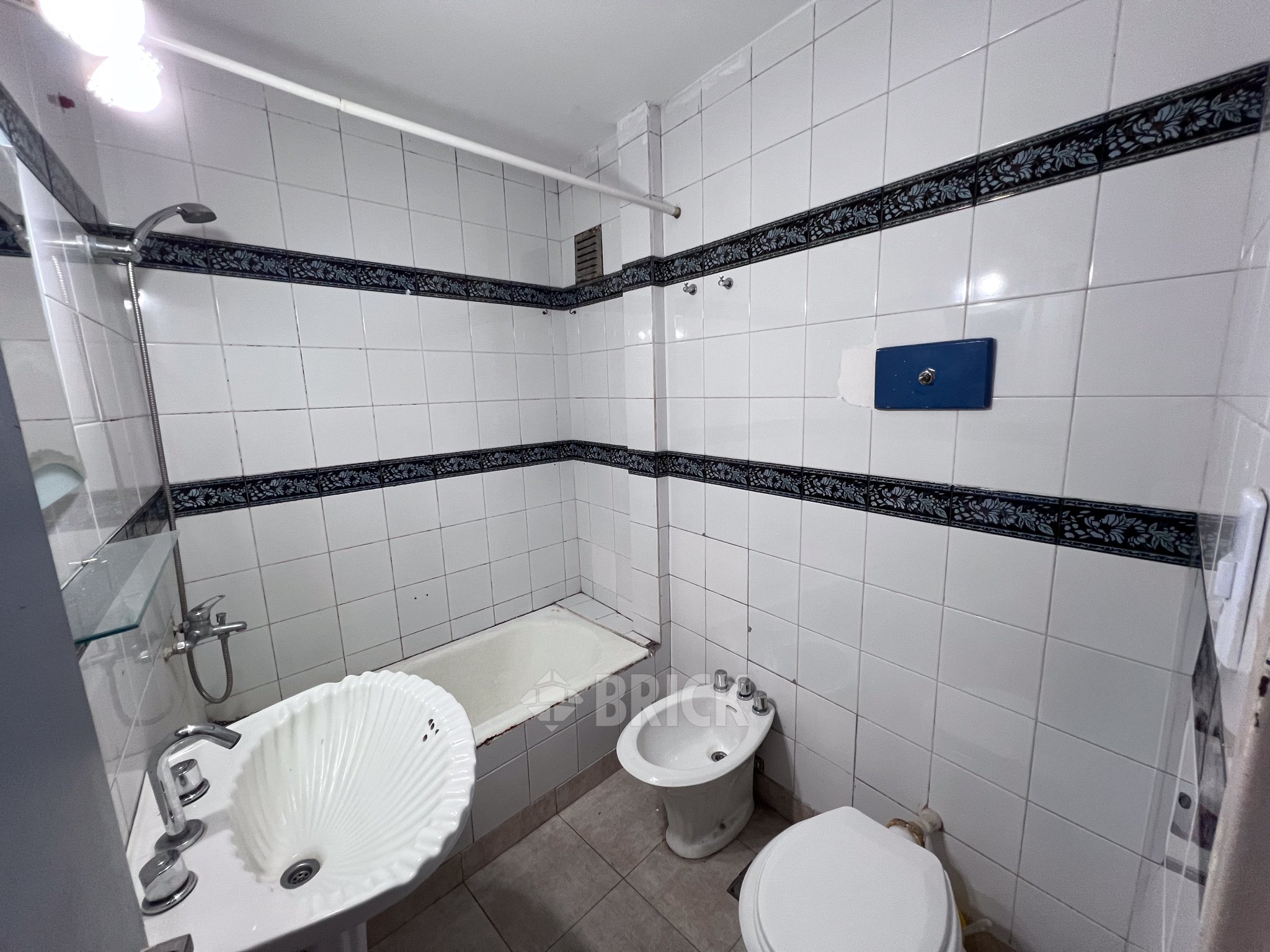 TRELLES, MANUEL al 800 Piso 2 7