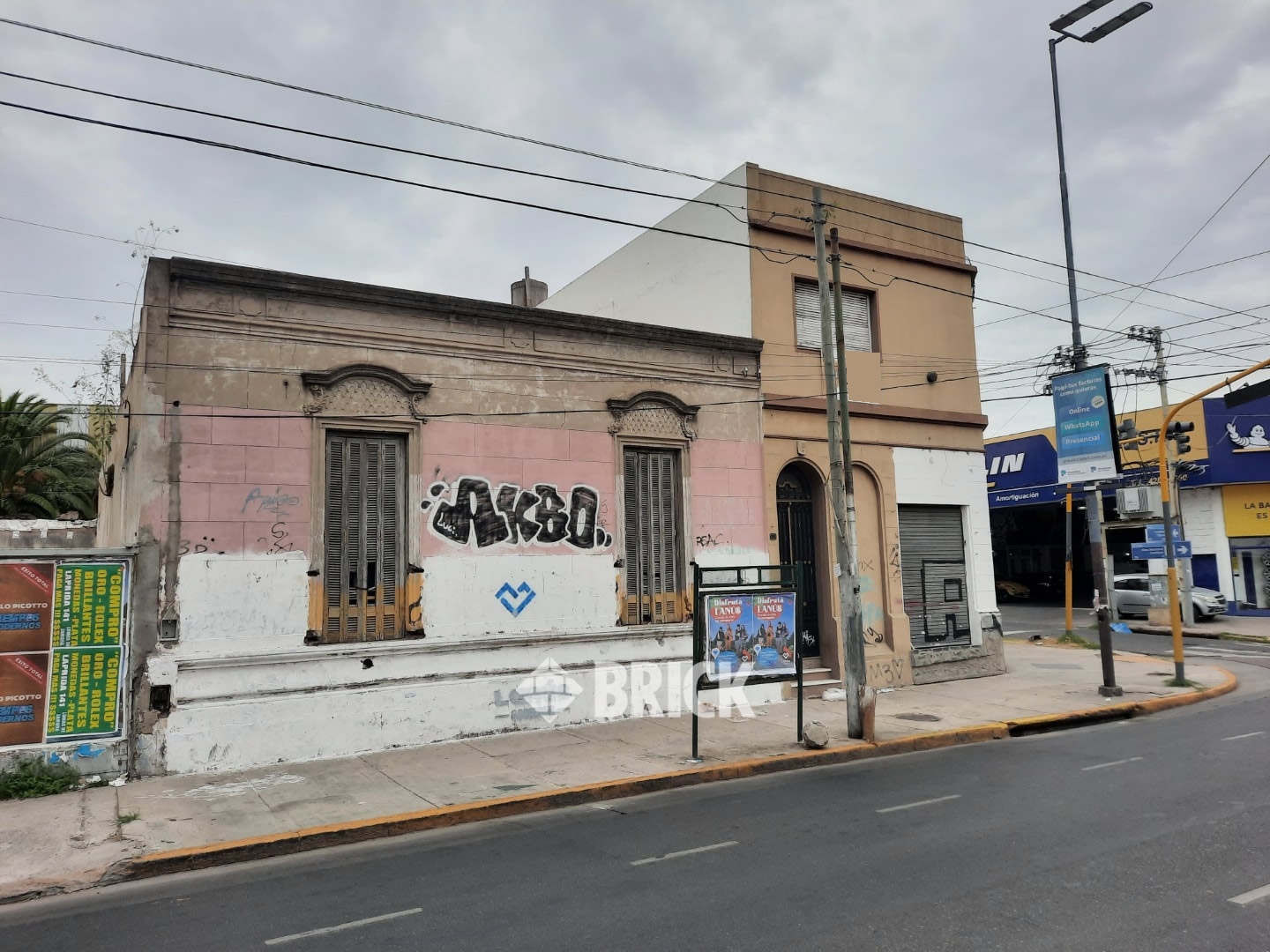 YRIGOYEN, HIPOLITO, AV. al 6600 4