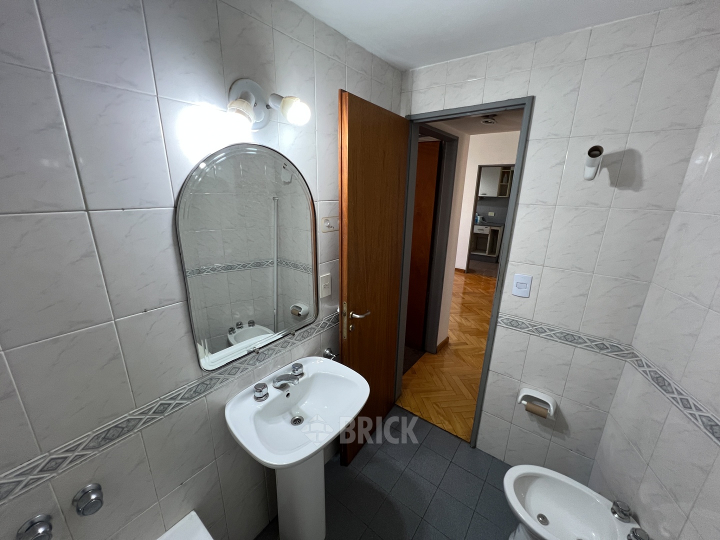 AVELLANEDA, AV. al 1800 Piso 6 11