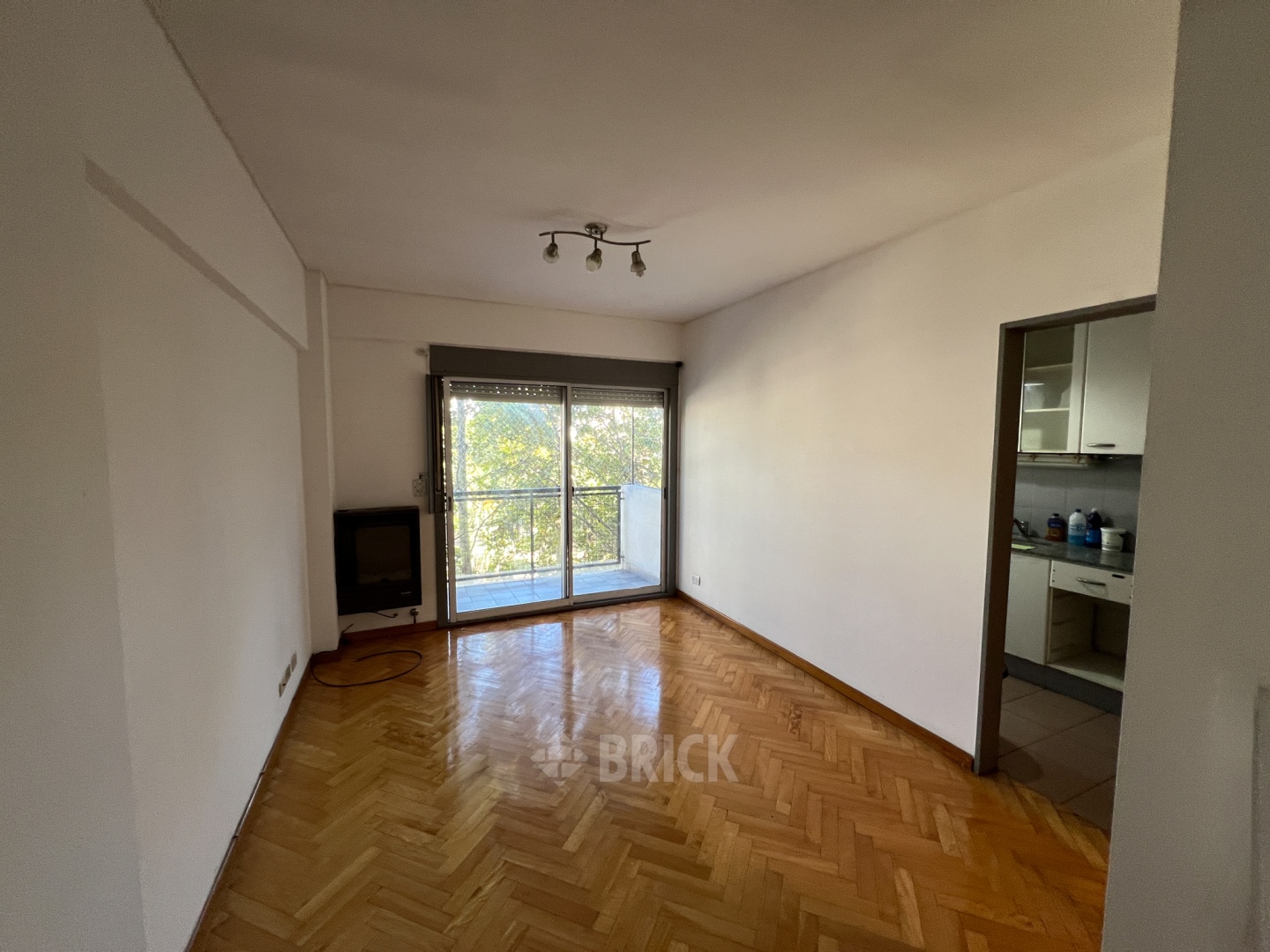 AVELLANEDA, AV. al 1800 Piso 6 1