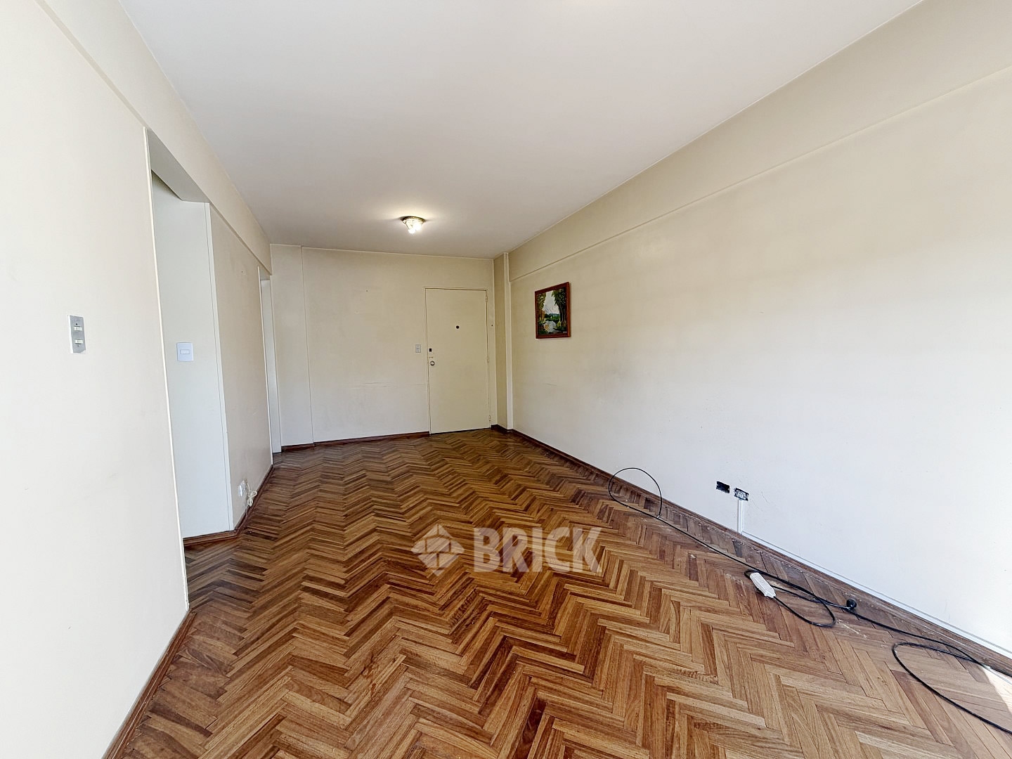 THAMES al 1800 Piso 3 5