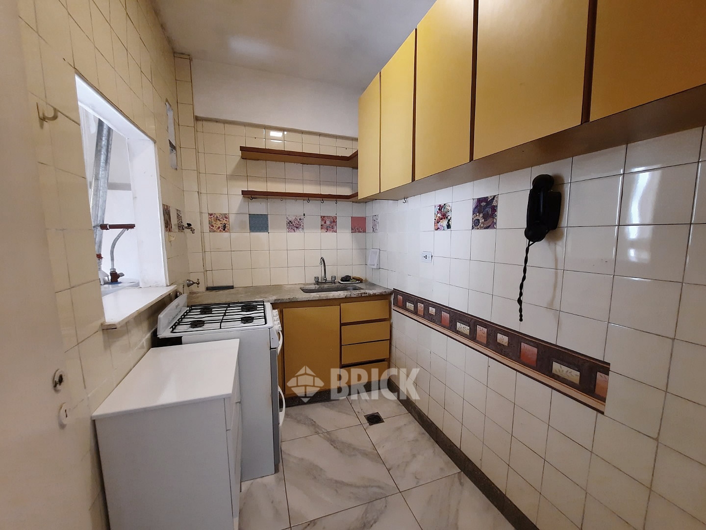 ALVAREZ, JULIAN al 2400 Piso 9 16