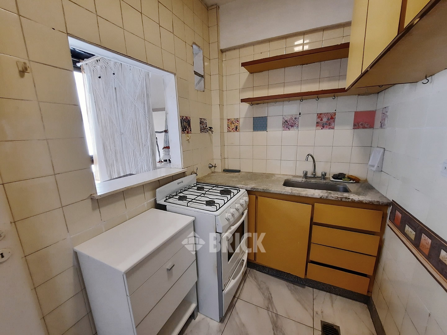 ALVAREZ, JULIAN al 2400 Piso 9 17