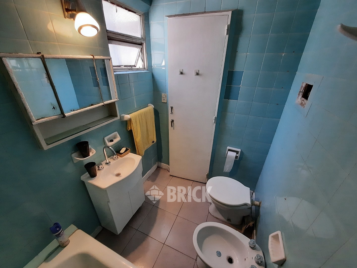 ALVAREZ, JULIAN al 2400 Piso 9 20