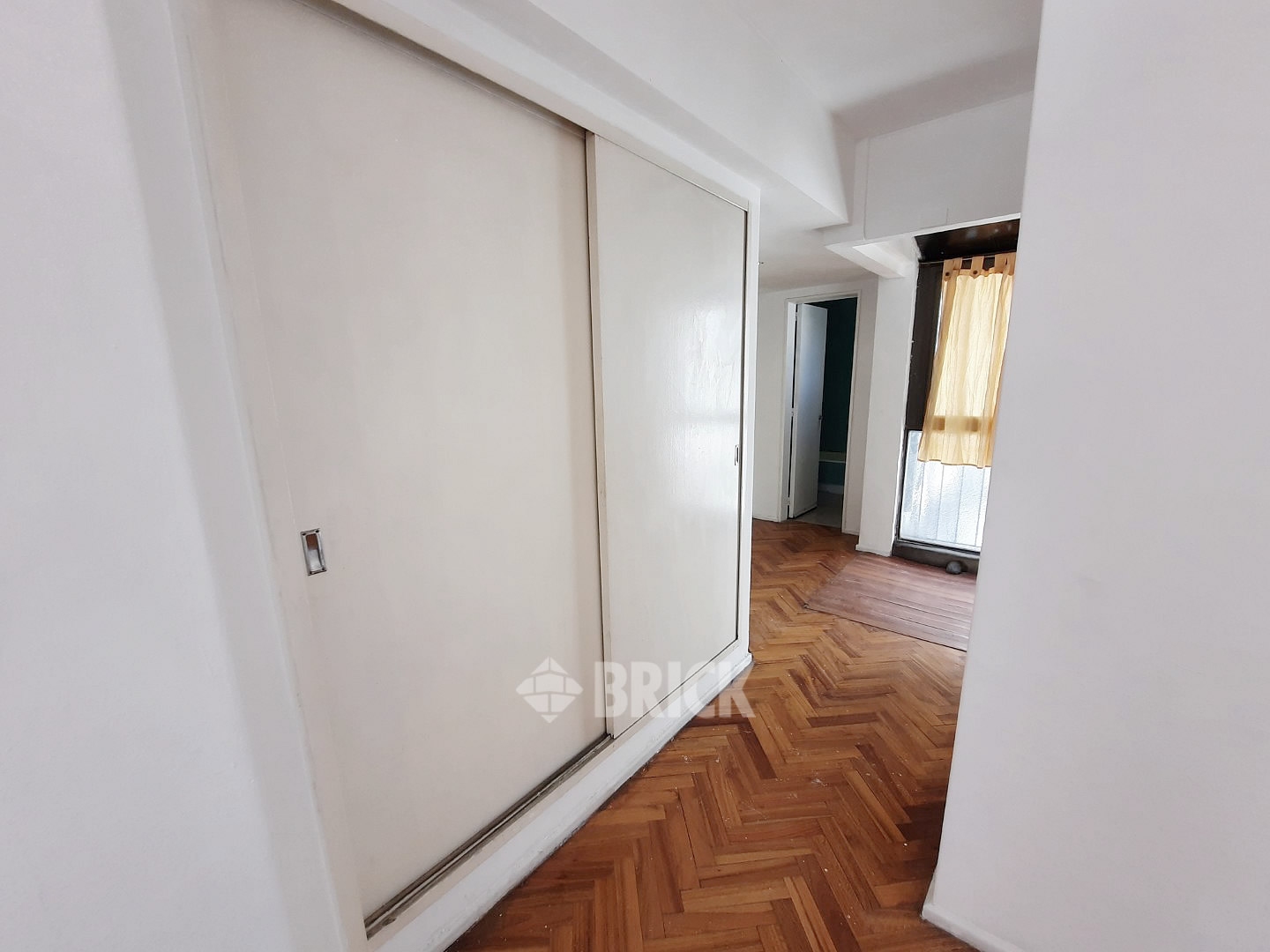 ALVAREZ, JULIAN al 2400 Piso 9 8