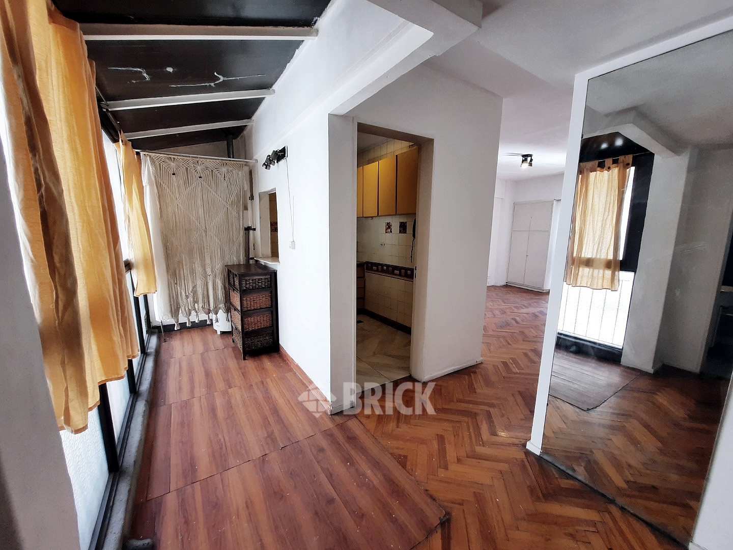 ALVAREZ, JULIAN al 2400 Piso 9 9