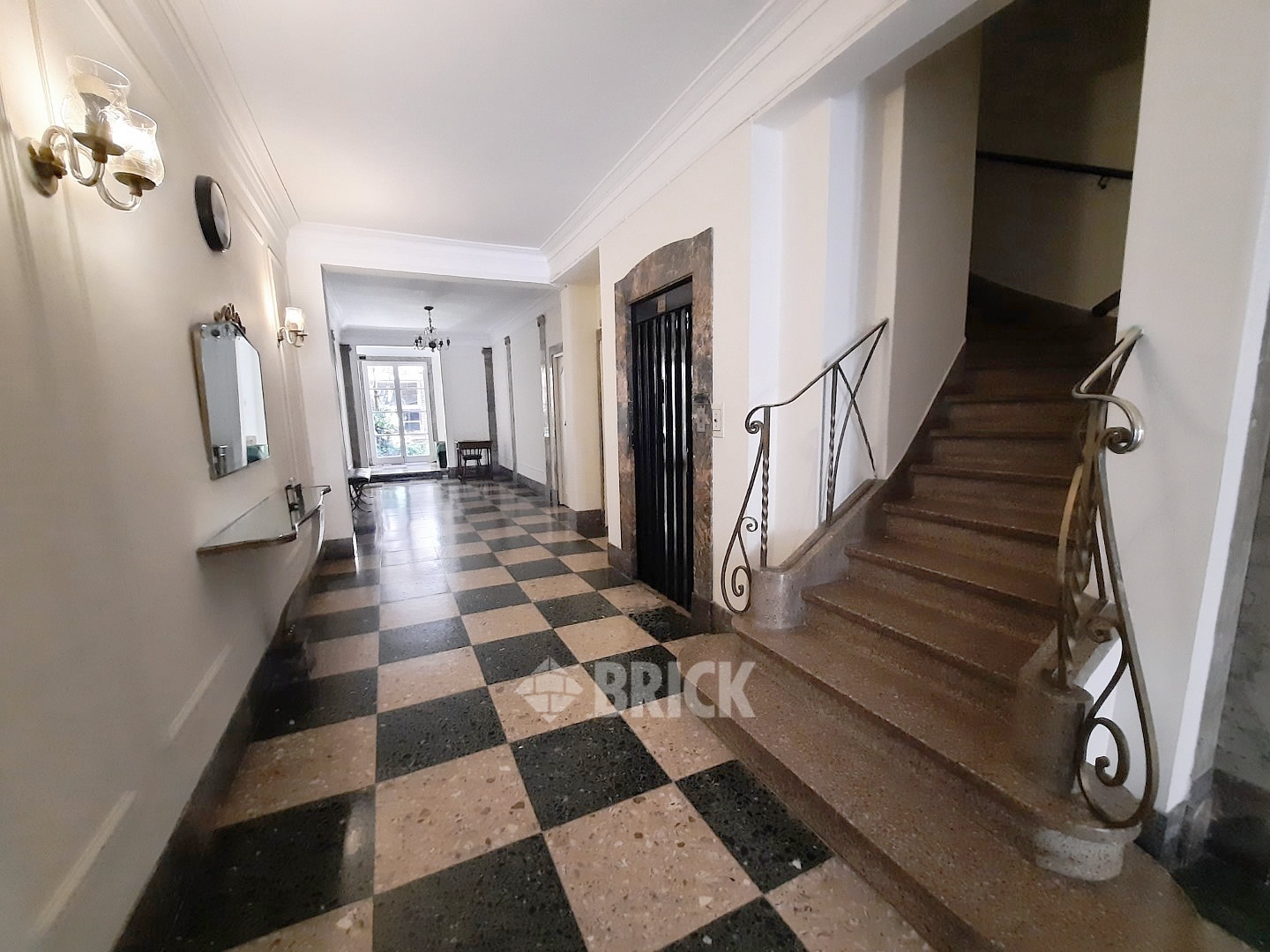 AZCUENAGA al 900 Piso 3 24