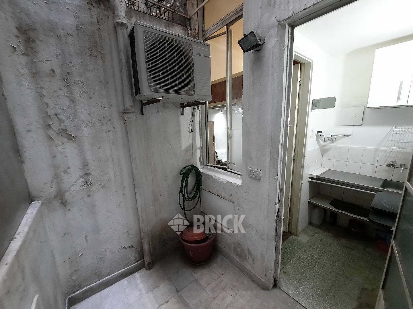 TUCUMAN al 600 Piso PB 18