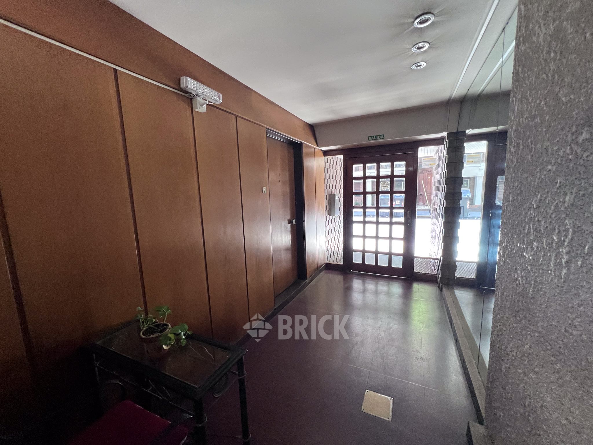 SALGUERO, JERONIMO al 300 Piso 5 12