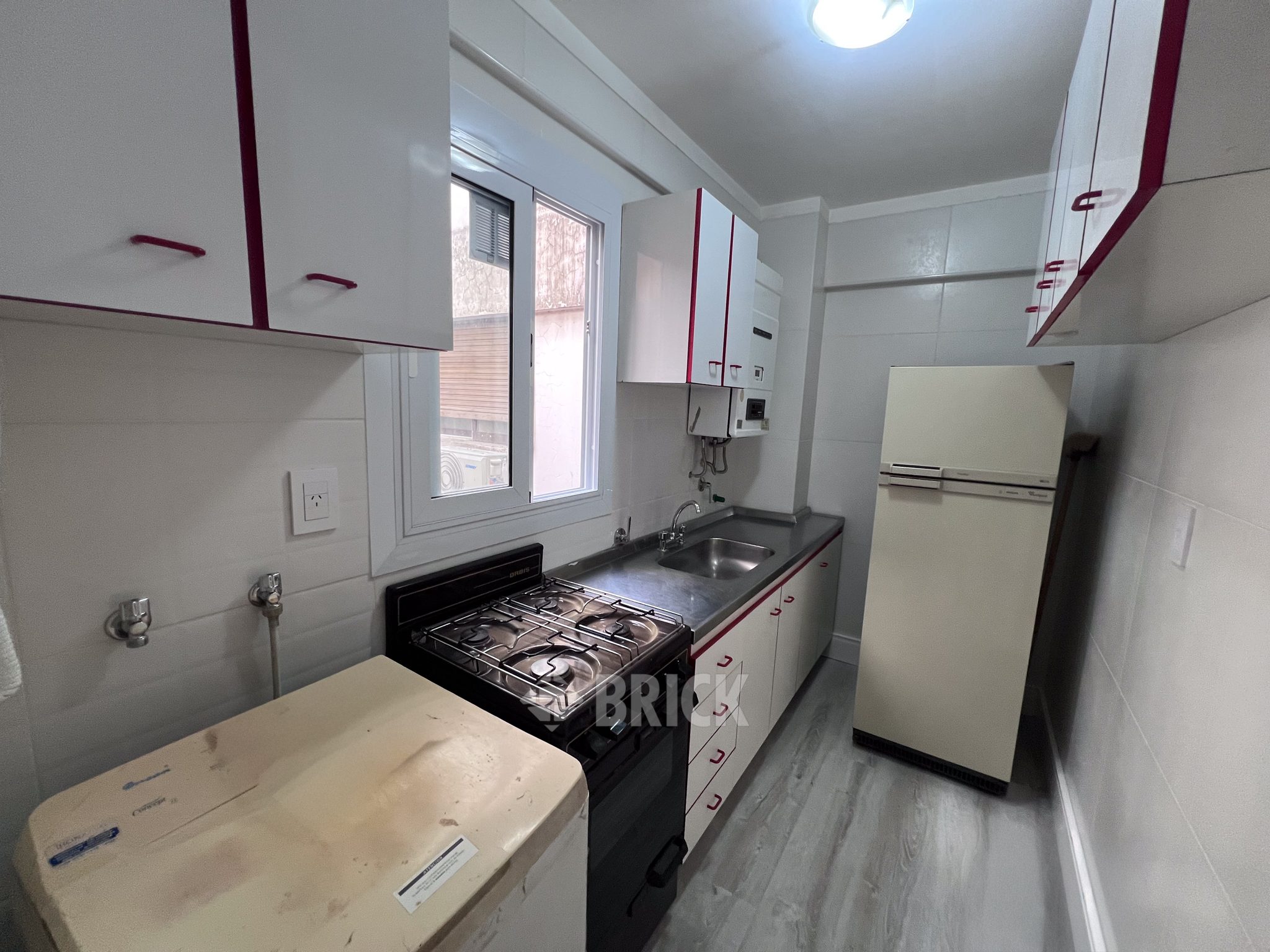 SALGUERO, JERONIMO al 300 Piso 5 7