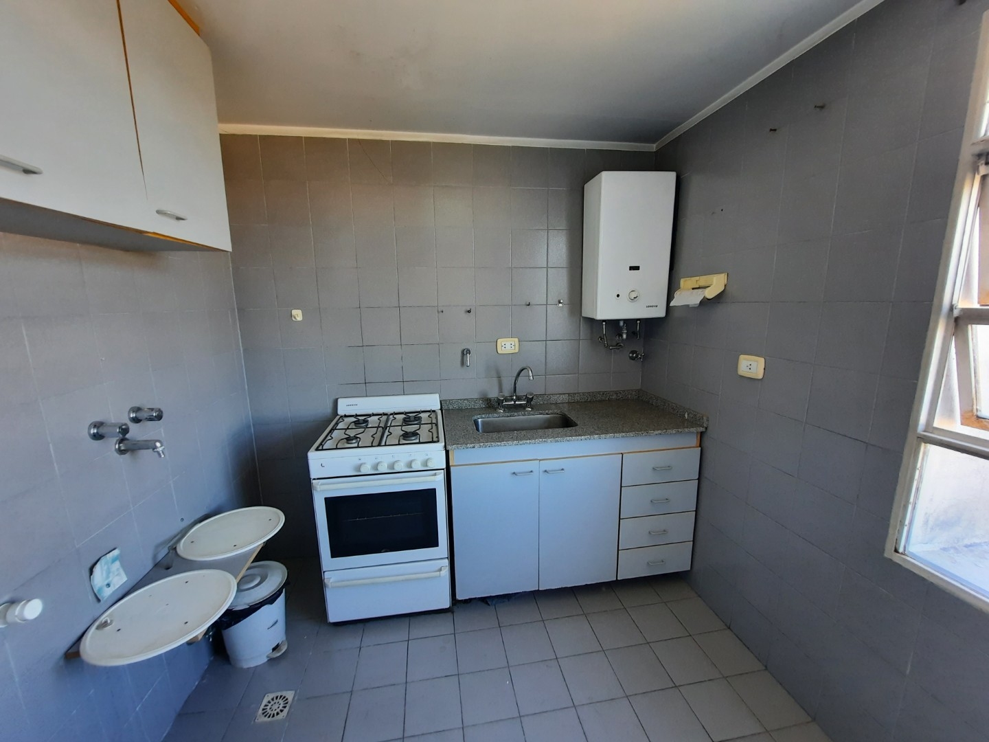 GARAY, JUAN DE, AV. al 2200 Piso 14 18