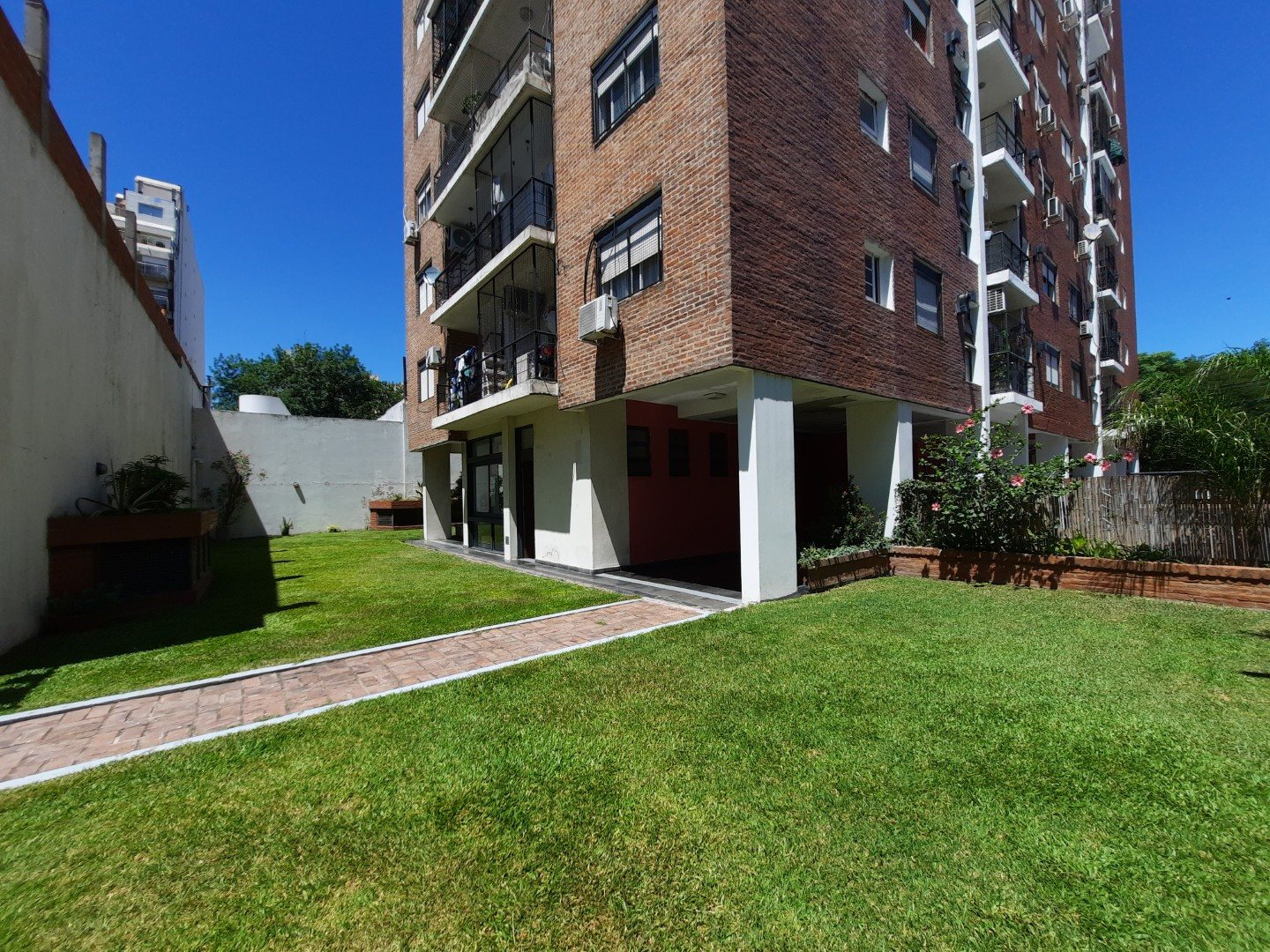 GARAY, JUAN DE, AV. al 2200 Piso 14 23