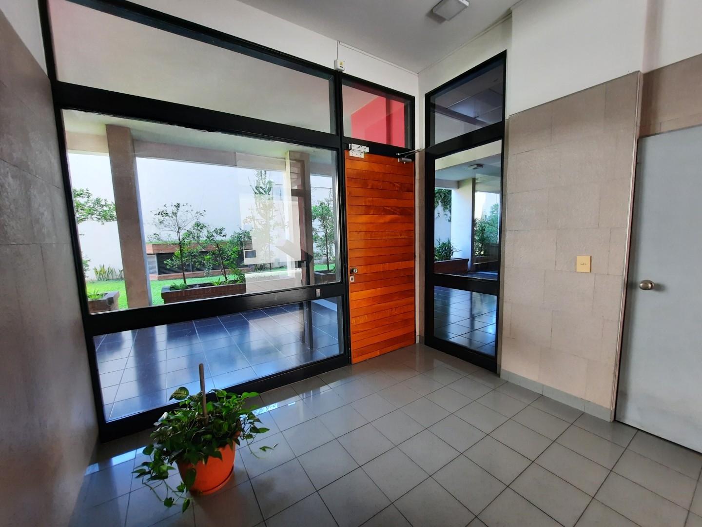 GARAY, JUAN DE, AV. al 2200 Piso 14 27