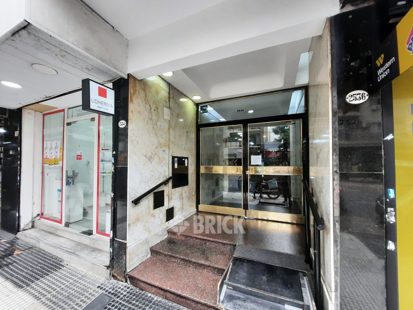 SANTA FE, AV. al 2500 Piso 3 23