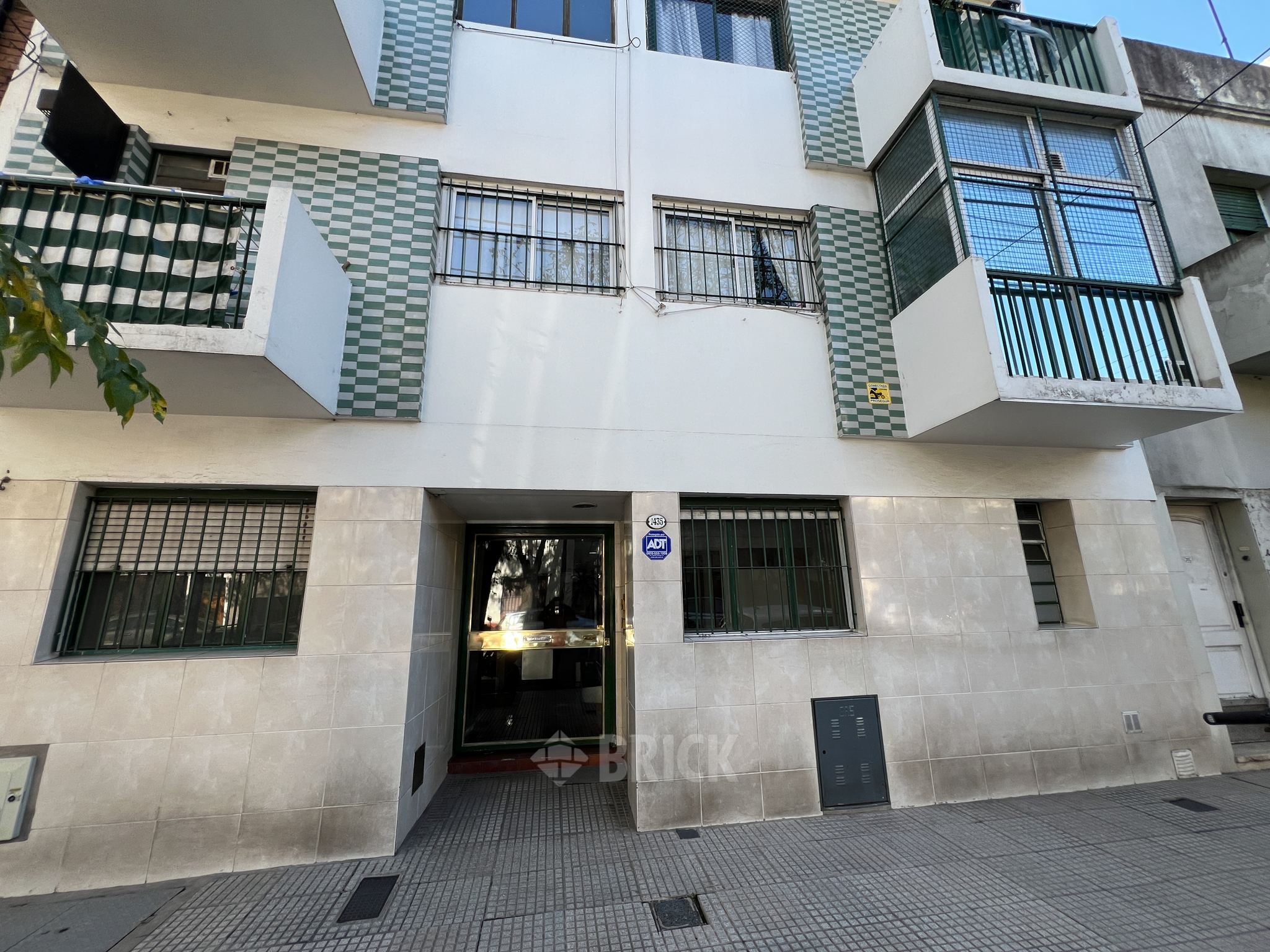 CONDE al 1400 Piso PB 12