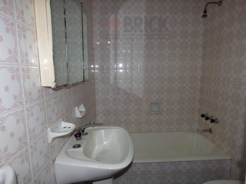 RIVADAVIA, AV. al 2800 Piso 1 11