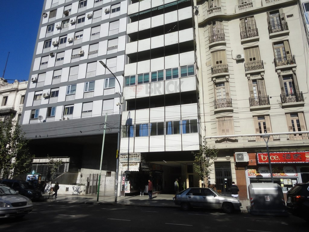 RIVADAVIA, AV. al 2800 Piso 1 19