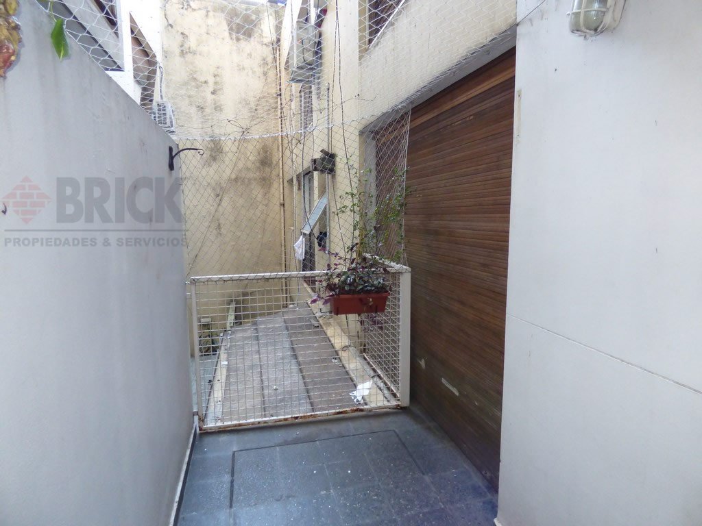 RIVADAVIA, AV. al 2800 Piso 1 8