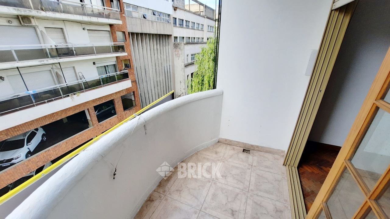 SARMIENTO al 2200 Piso 4 7