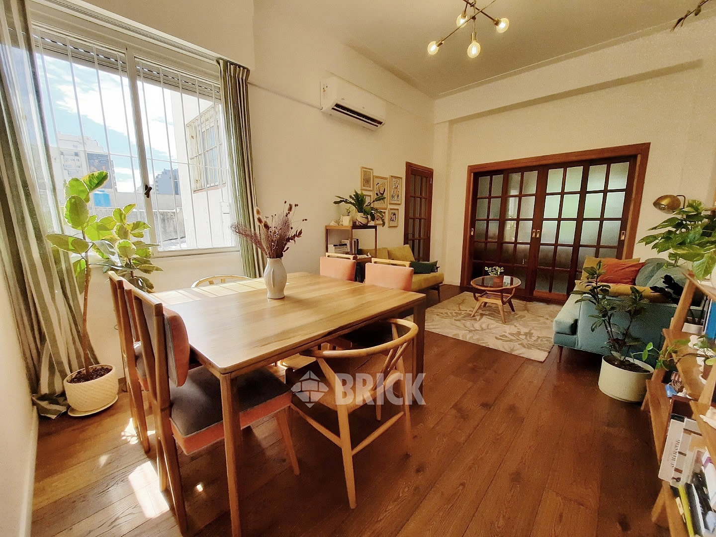 RIVADAVIA, AV. al 6200 Piso 2 1