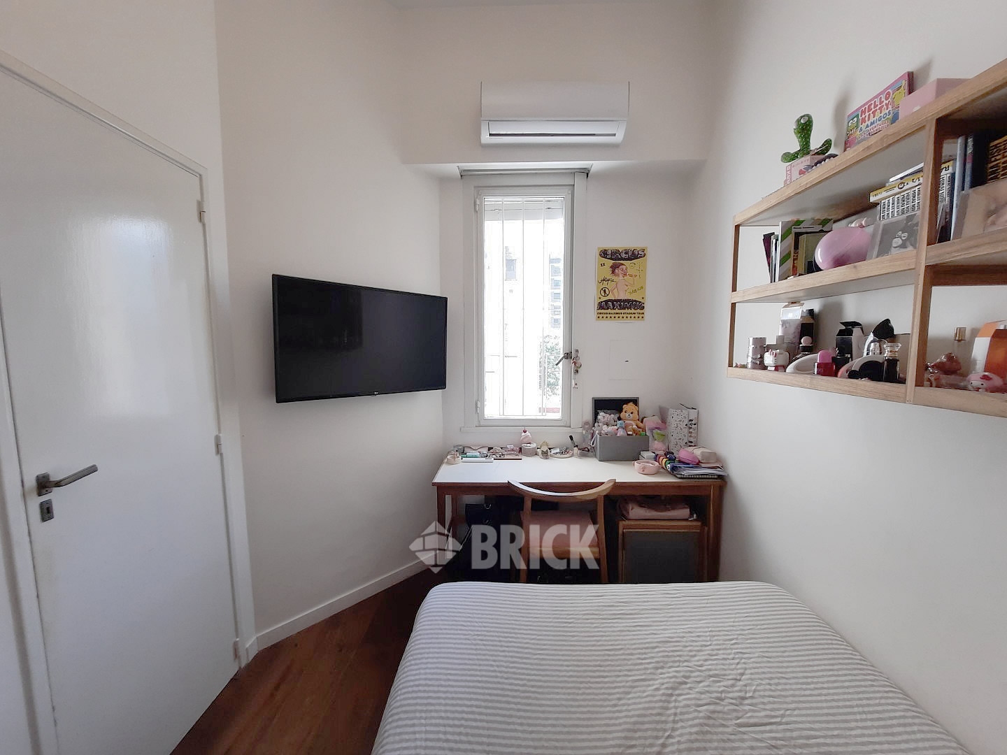 RIVADAVIA, AV. al 6200 Piso 2 20