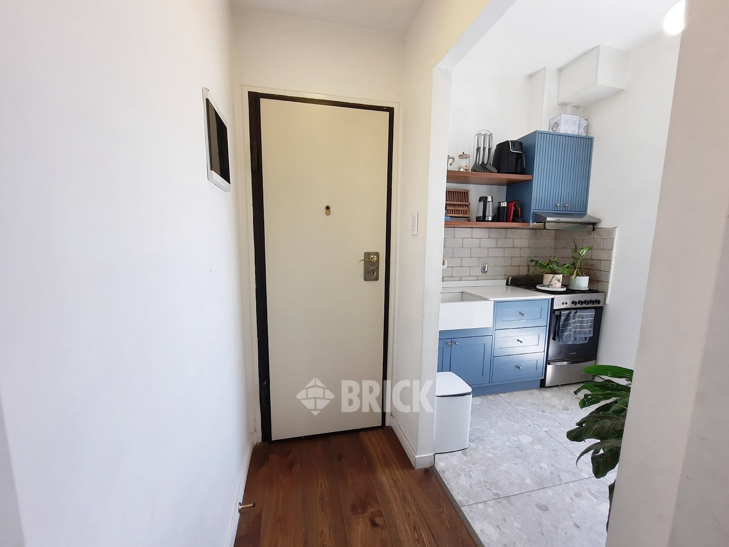 RIVADAVIA, AV. al 6200 Piso 2 26