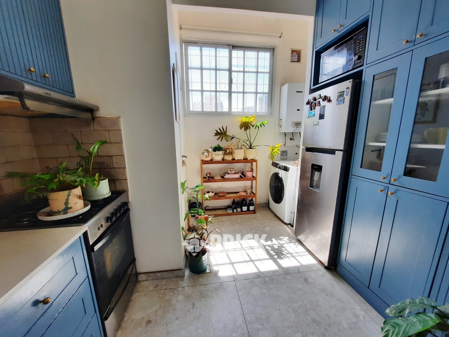 RIVADAVIA, AV. al 6200 Piso 2 29