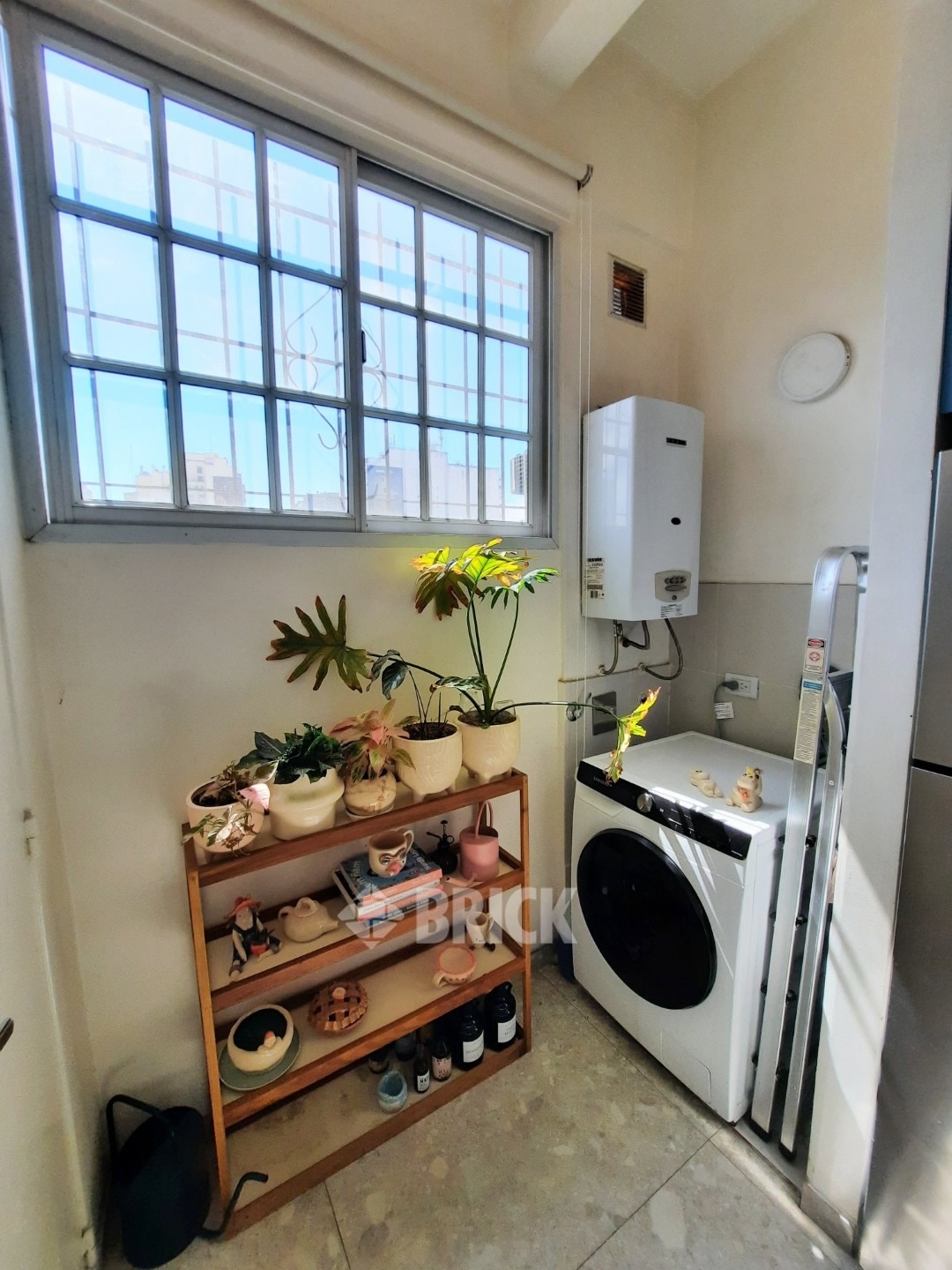 RIVADAVIA, AV. al 6200 Piso 2 31