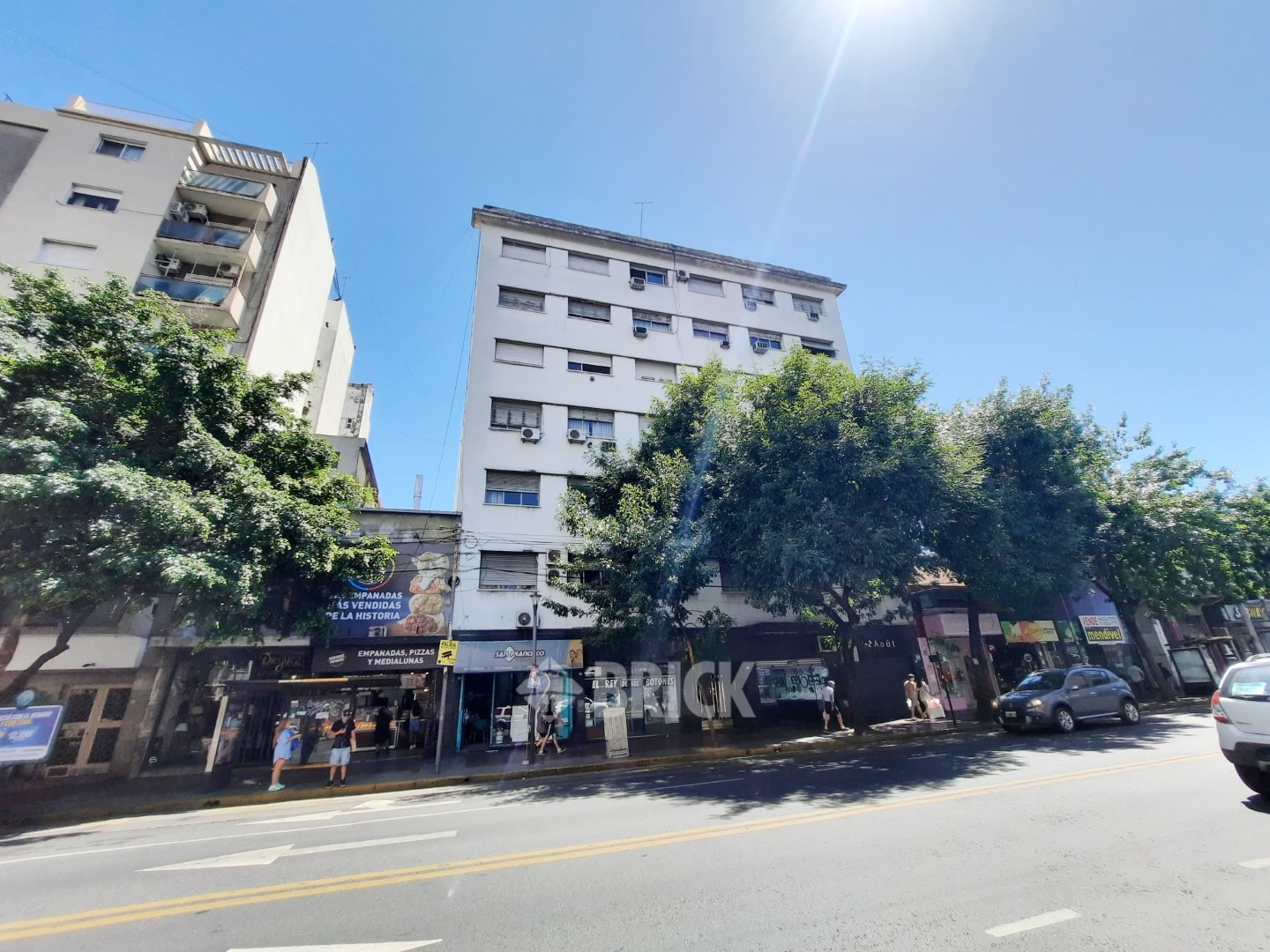 RIVADAVIA, AV. al 6200 Piso 2 39