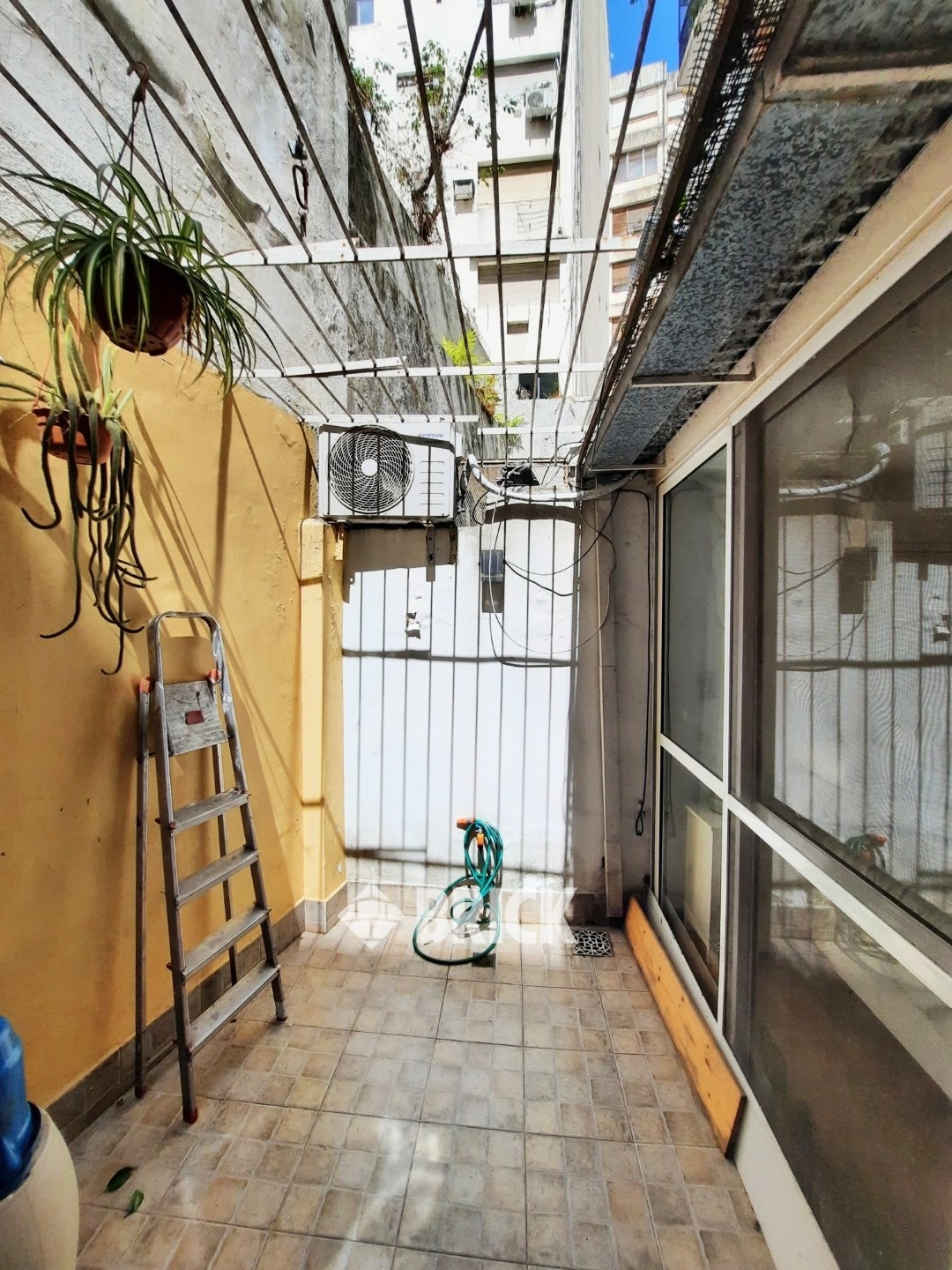 AGUERO al 2200 Piso PB 12