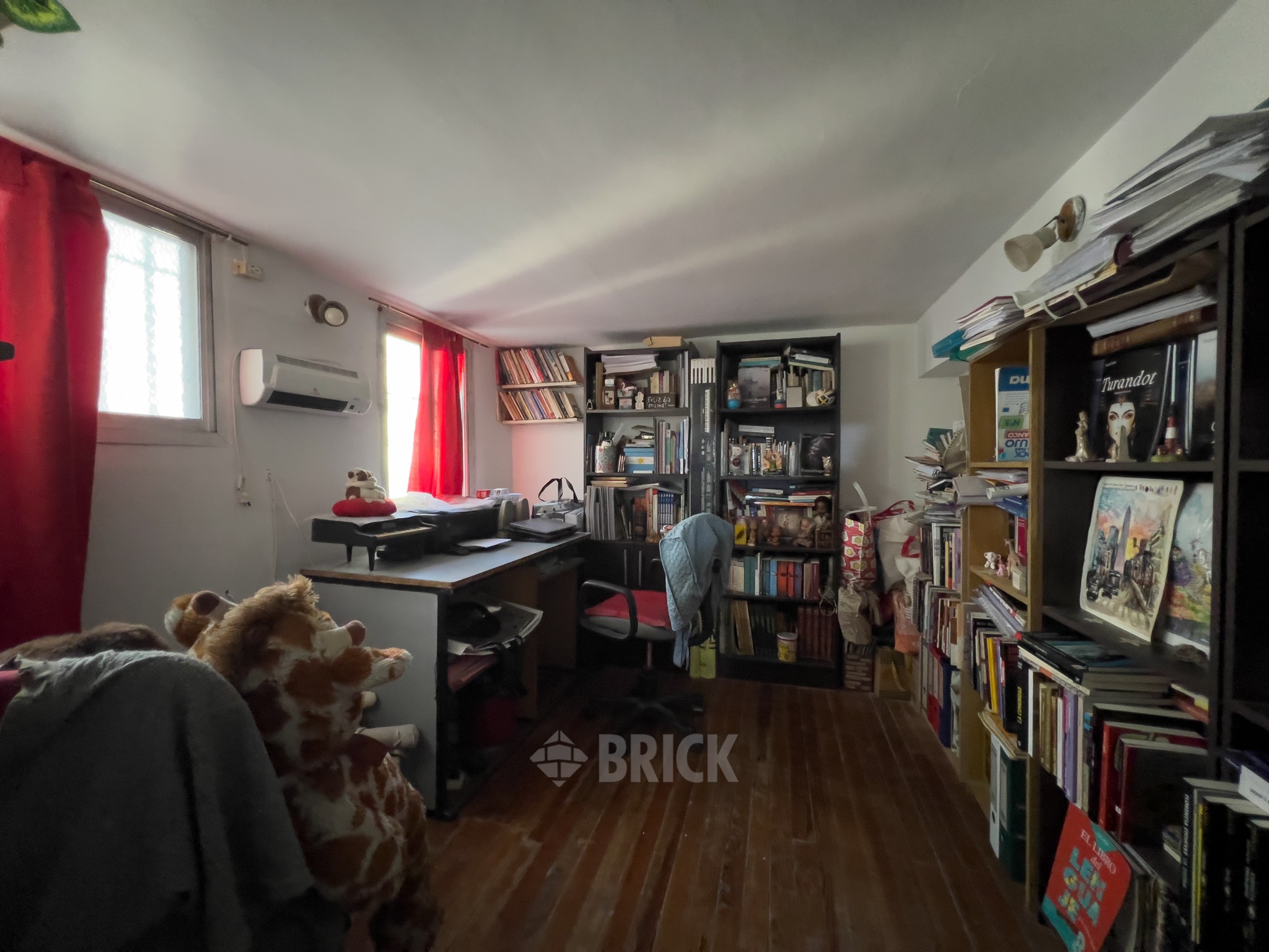RIVADAVIA, AV. al 3800 Piso 1 13