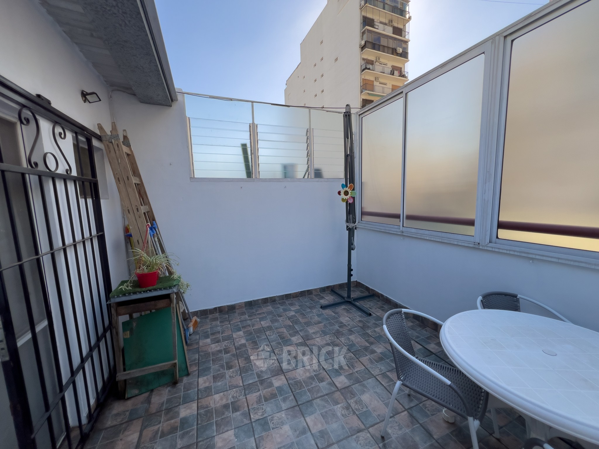 RIVADAVIA, AV. al 3800 Piso 1 16