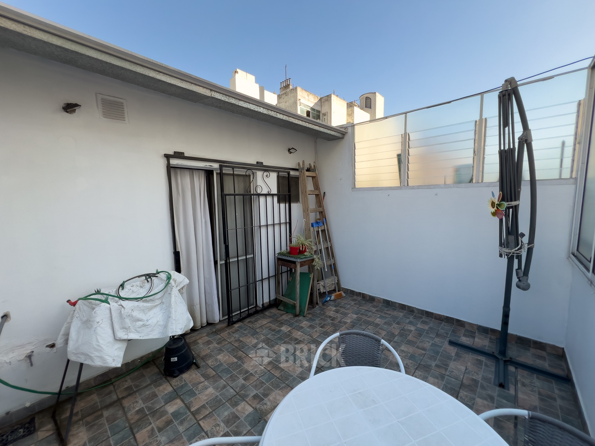 RIVADAVIA, AV. al 3800 Piso 1 17