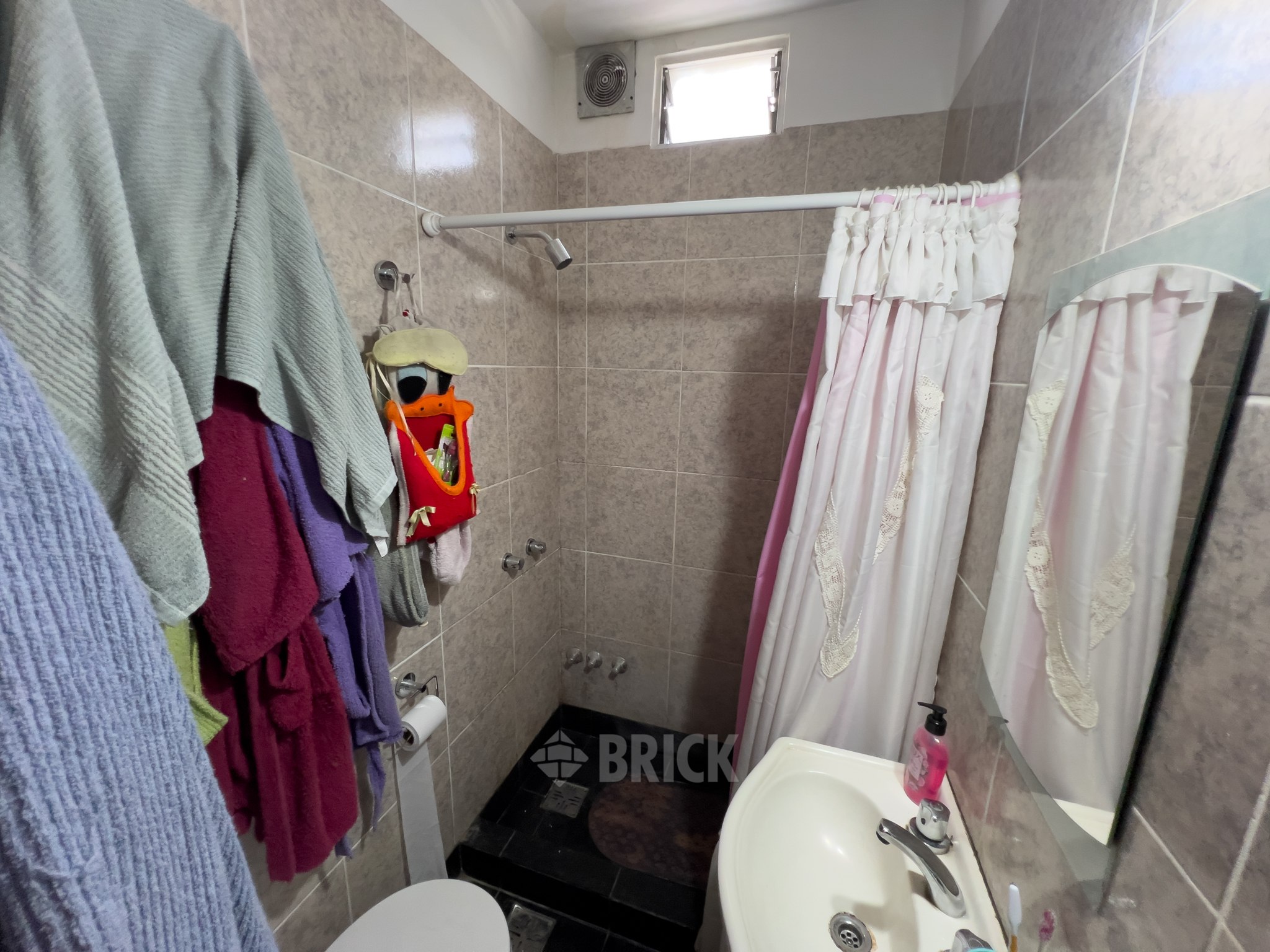 RIVADAVIA, AV. al 3800 Piso 1 19