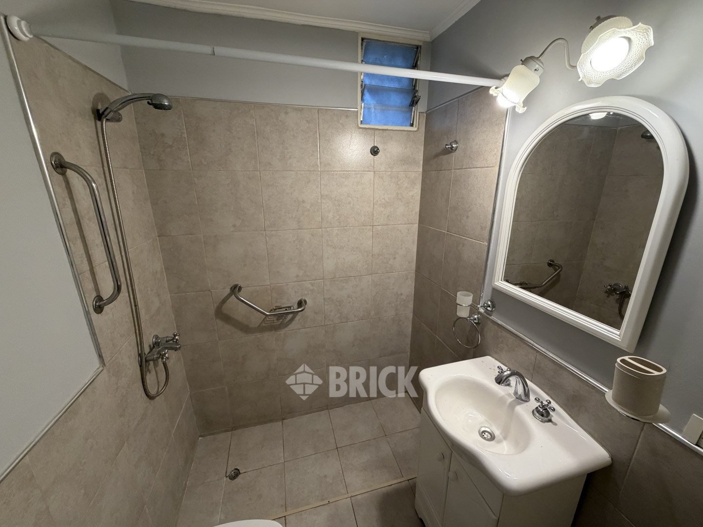 BILLINGHURST al 2300 Piso 5 18