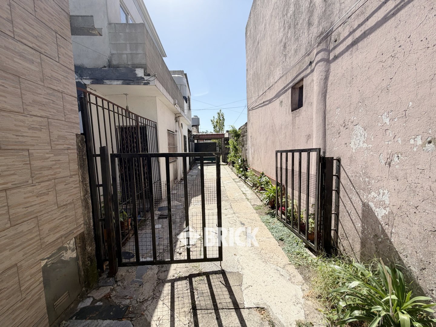 LOS ANDES al 1500 Piso PB 27