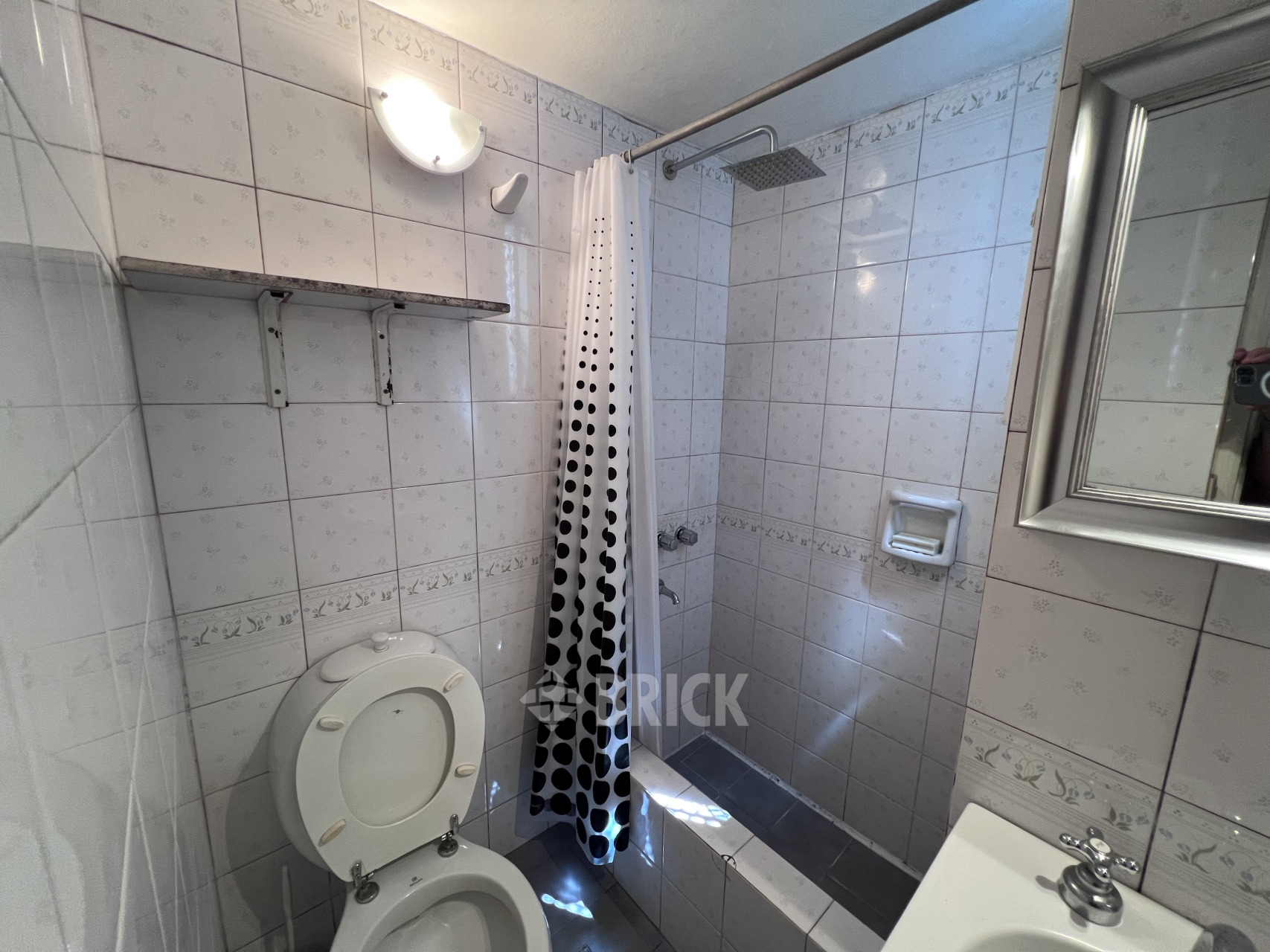 THAMES al 1800 Piso 3 10