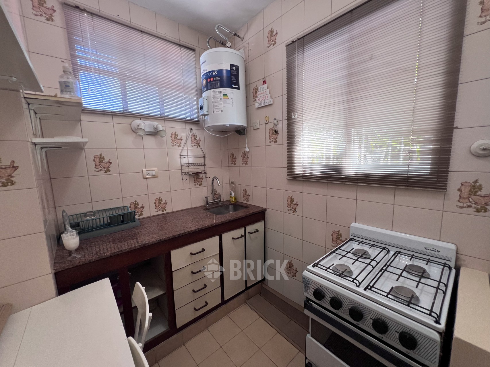 THAMES al 1800 Piso 3 12