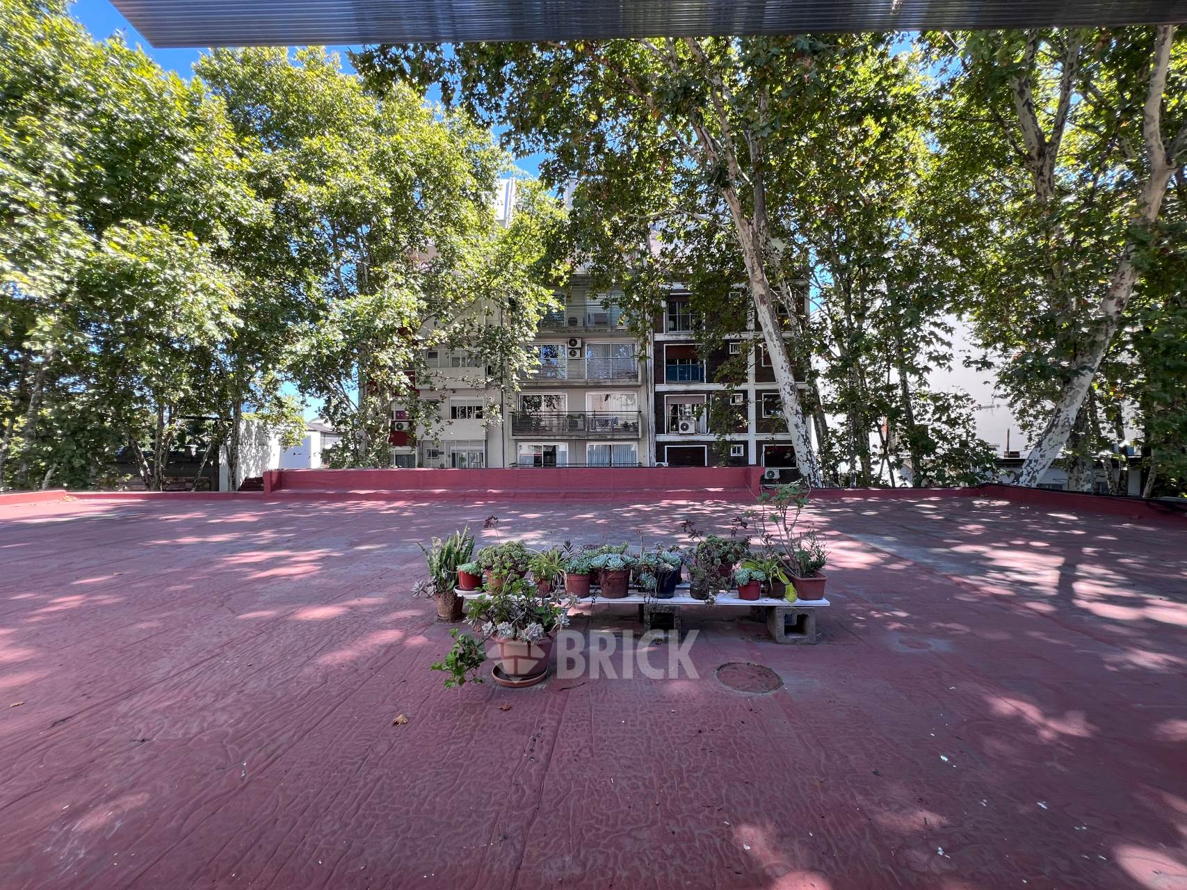 THAMES al 1800 Piso 3 8