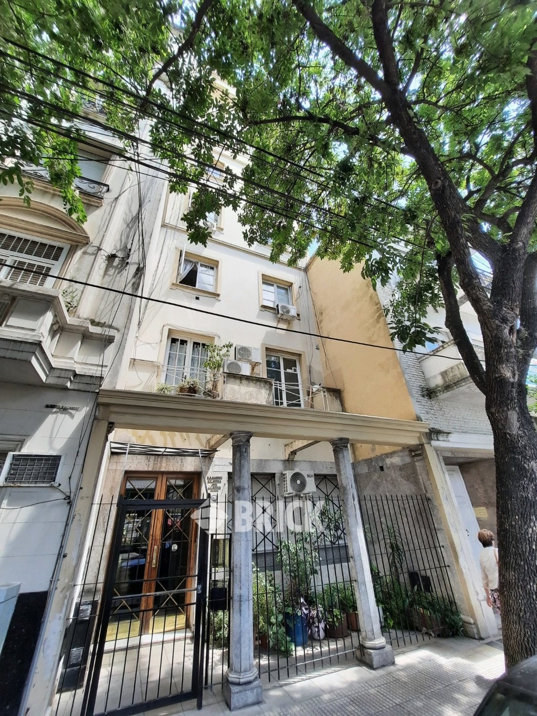 AZCUENAGA al 900 Piso 3 28