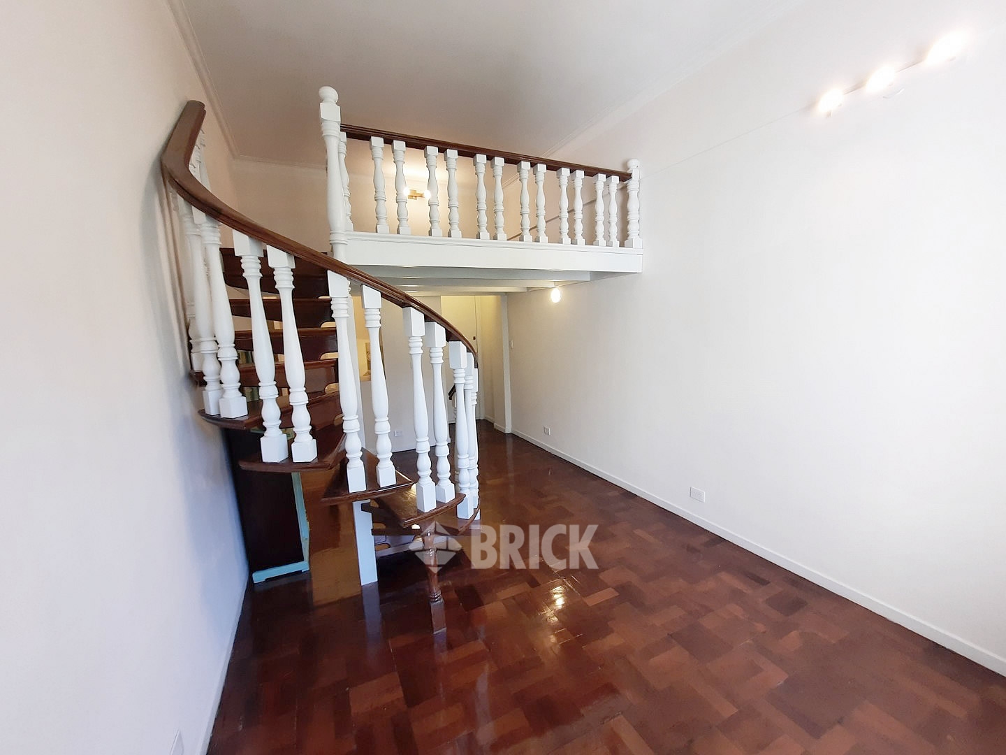 AZCUENAGA al 900 Piso 3 7