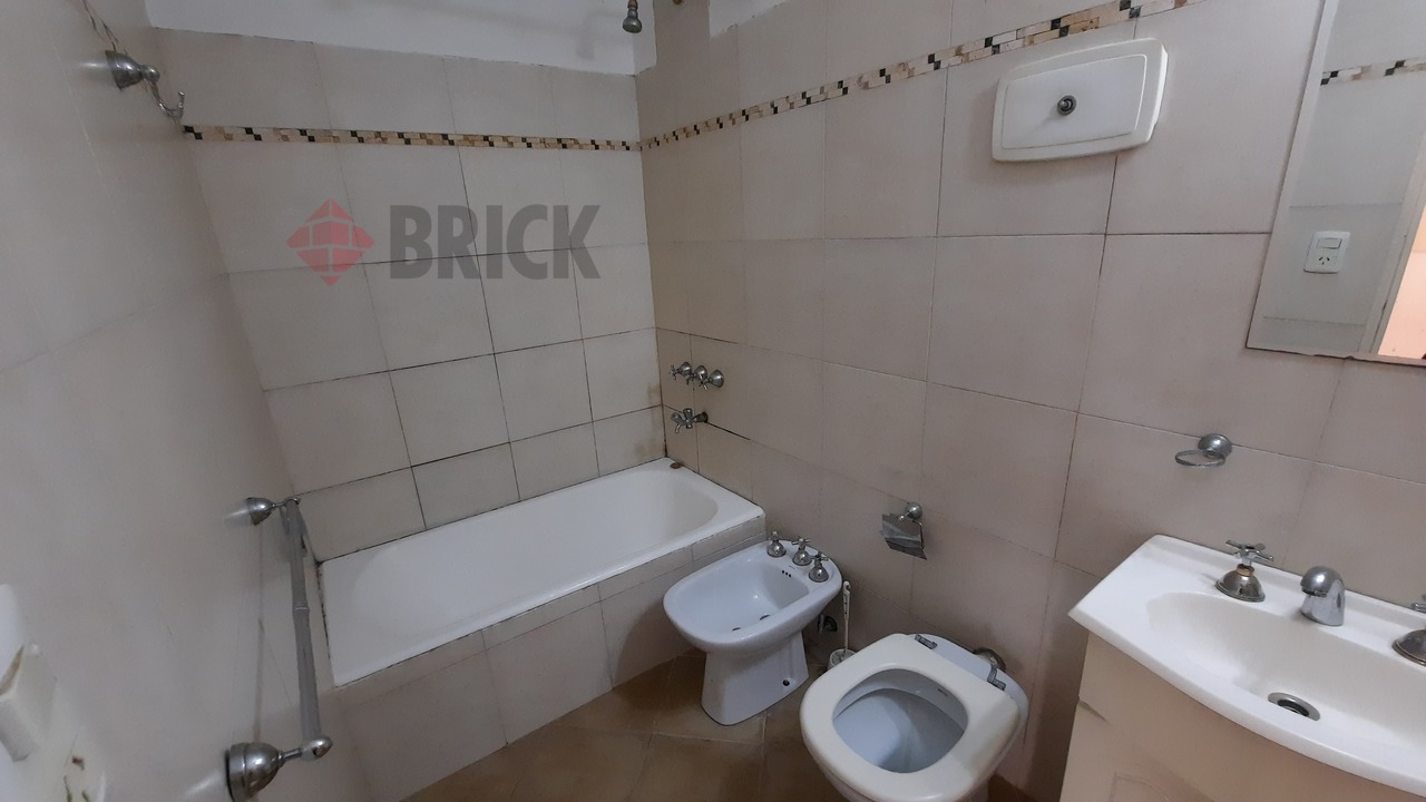 SUIPACHA al 700 Piso 6 12