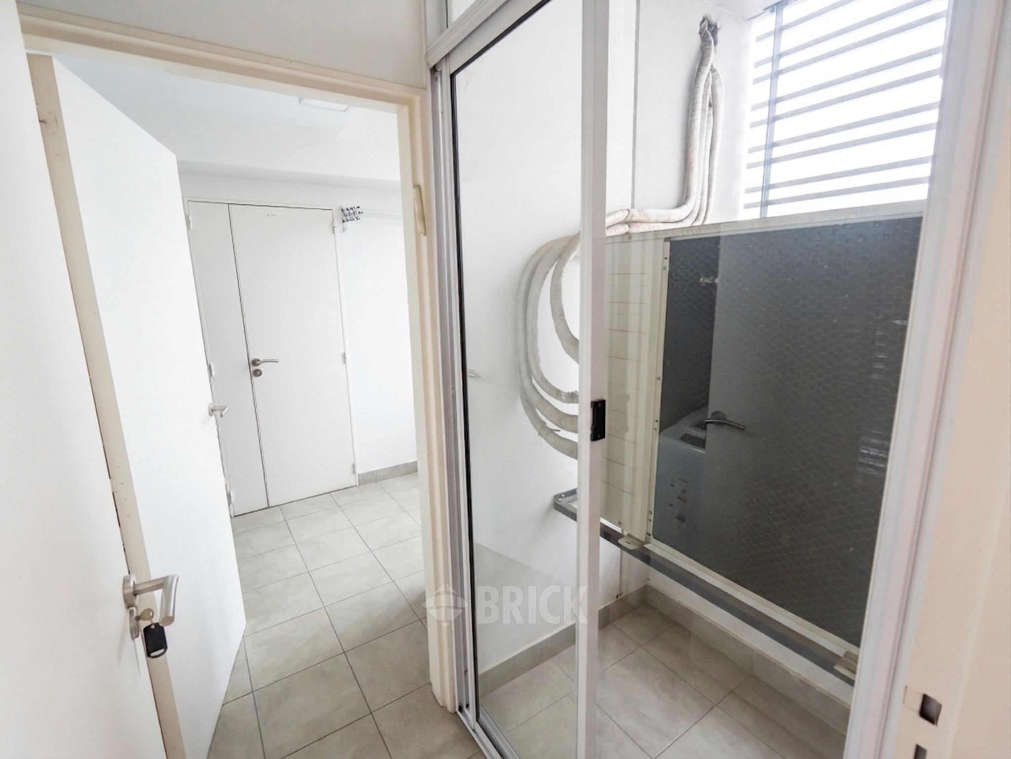 ALVAREZ, DONATO, T. GRAL. al 200 Piso 11 29