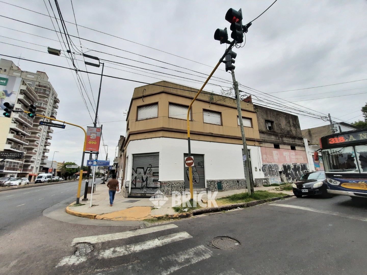 YRIGOYEN, HIPOLITO, AV. al 6600 22