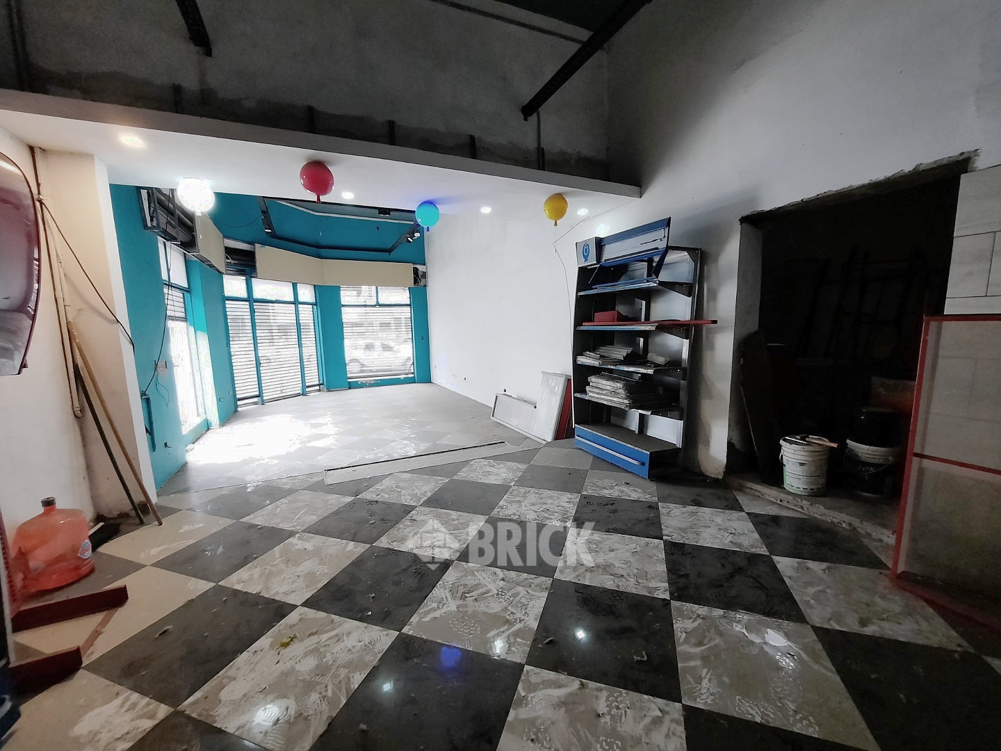 YRIGOYEN, HIPOLITO, AV. al 6600 6