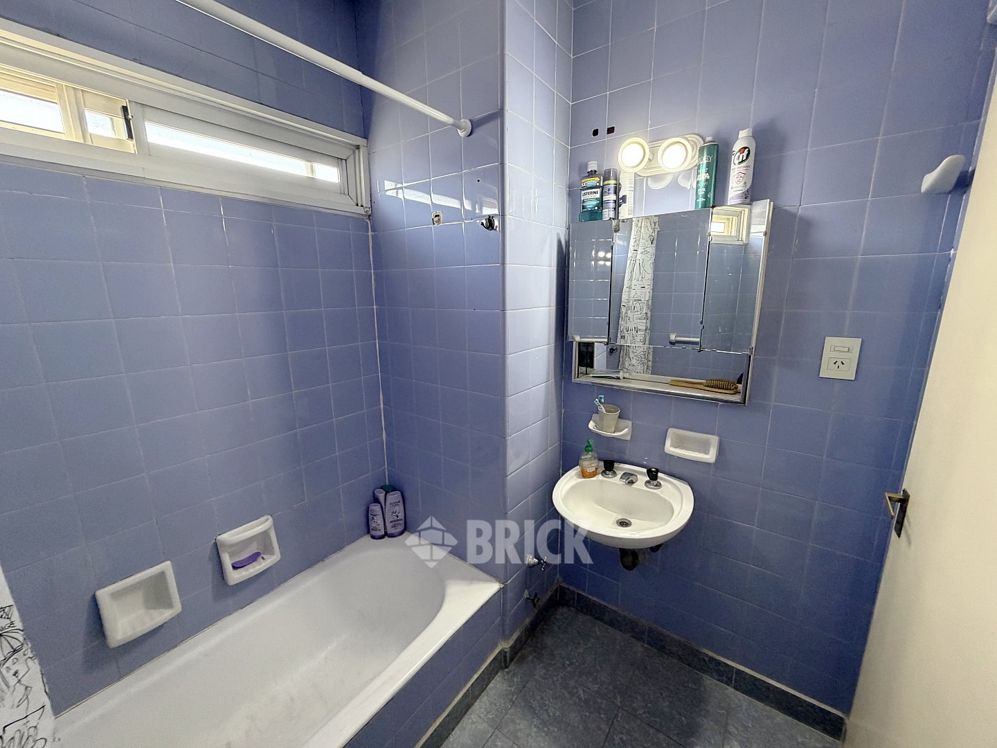 LARREA al 1000 Piso 12 14