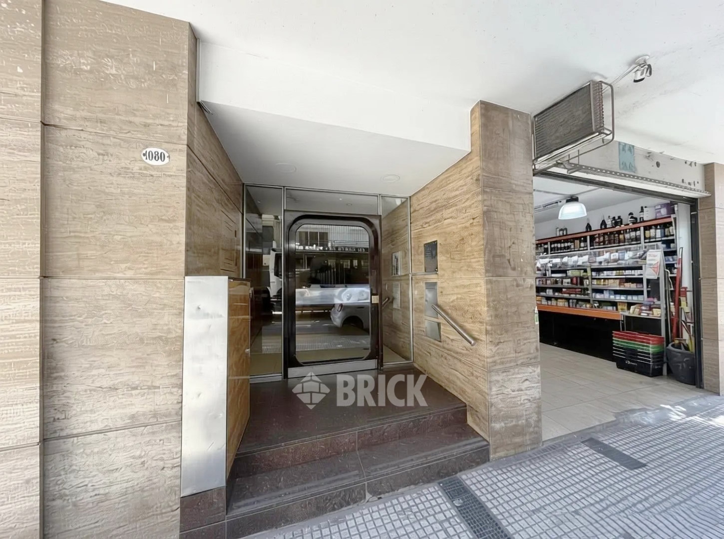 LARREA al 1000 Piso 12 23