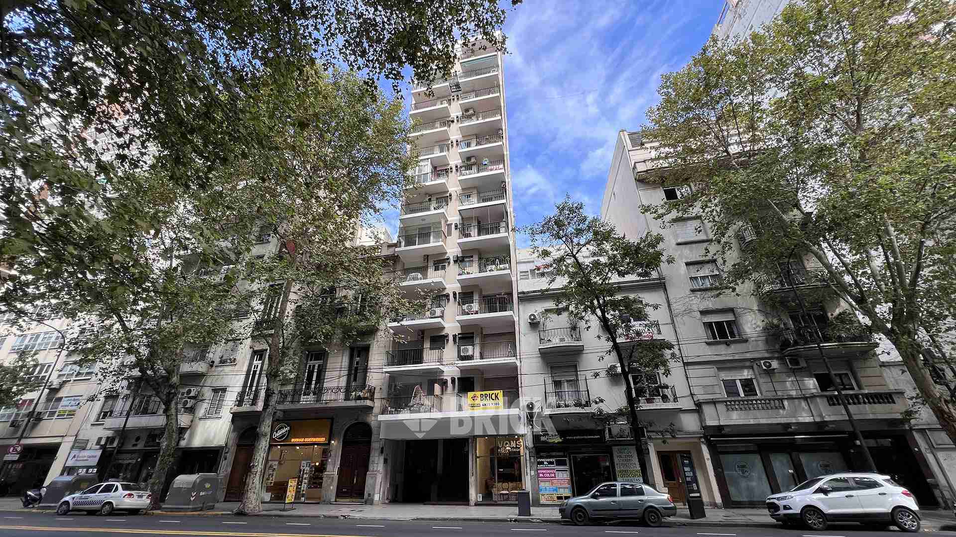 LAS HERAS, AV. al 2100 Piso 1 18