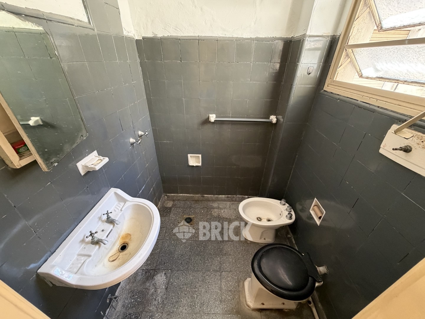 SARMIENTO al 1300 Piso 2 12
